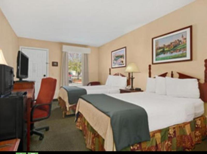 Baymont By Wyndham Warner Robins Motel Exterior photo